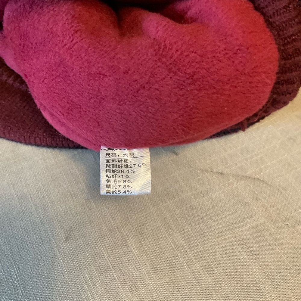 SHEIN Burgundy and Black Checkered Hat - Picture 5 of 7